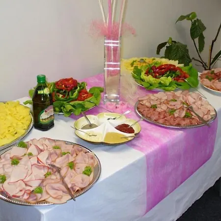 بيت ضيافة Zamecky Rotunda