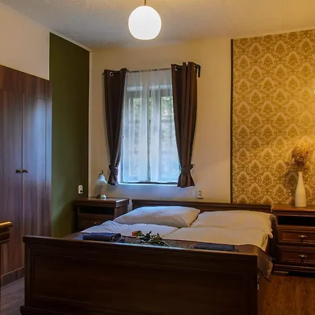 Zamecky Rotunda بيت ضيافة Břeclav